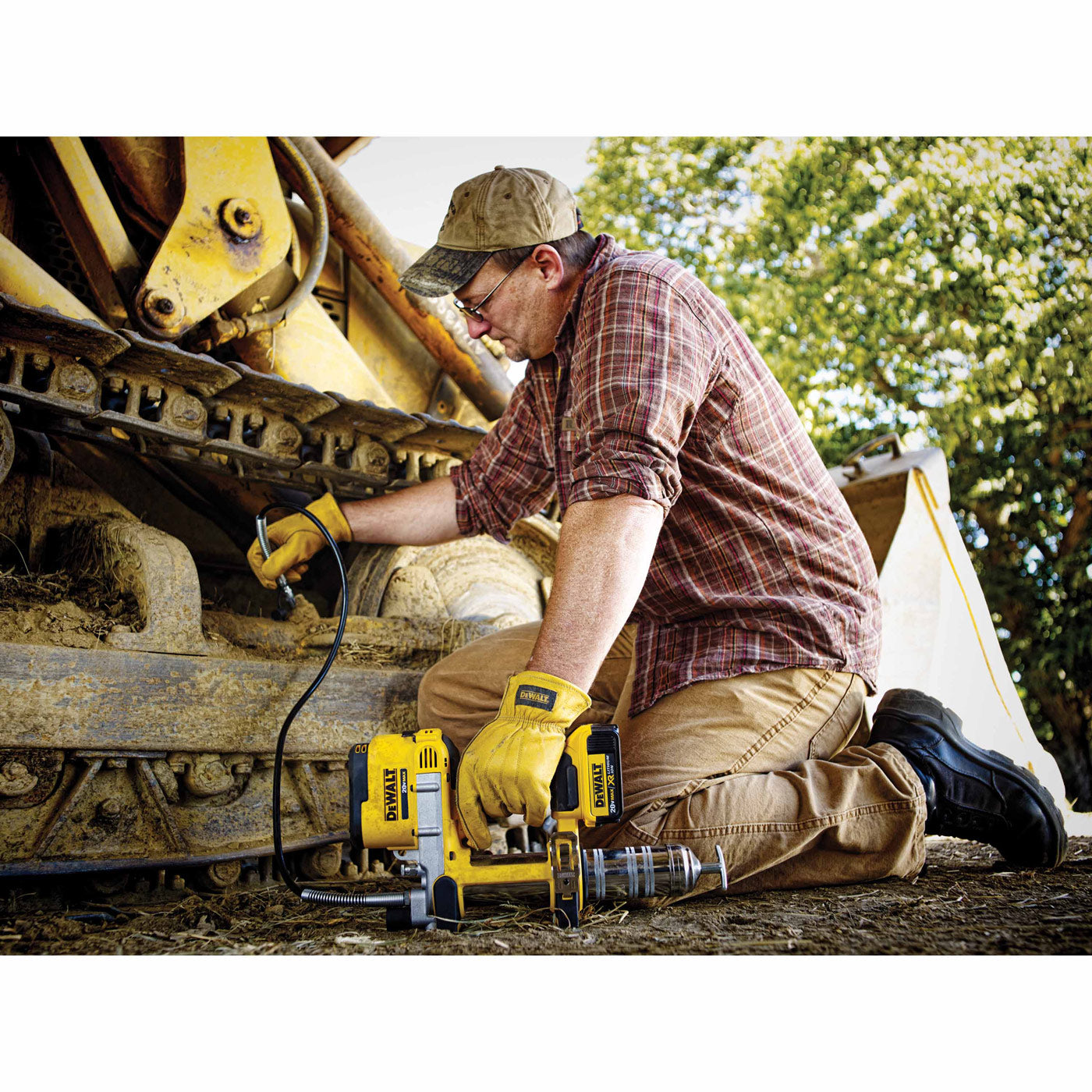 DeWalt DCGG571M1 20V MAX Lithium Ion Grease Gun - 6