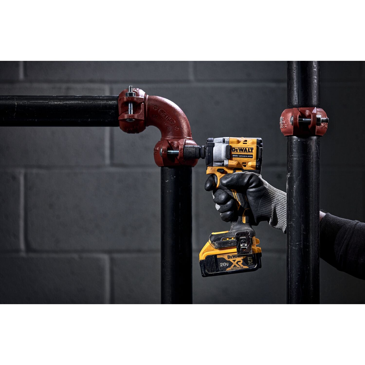 DeWalt DCF921B ATOMIC 20V MAX* 1/2 in. Cordless Impact Wrench with Hog Ring Anvil (Tool Only) - 4