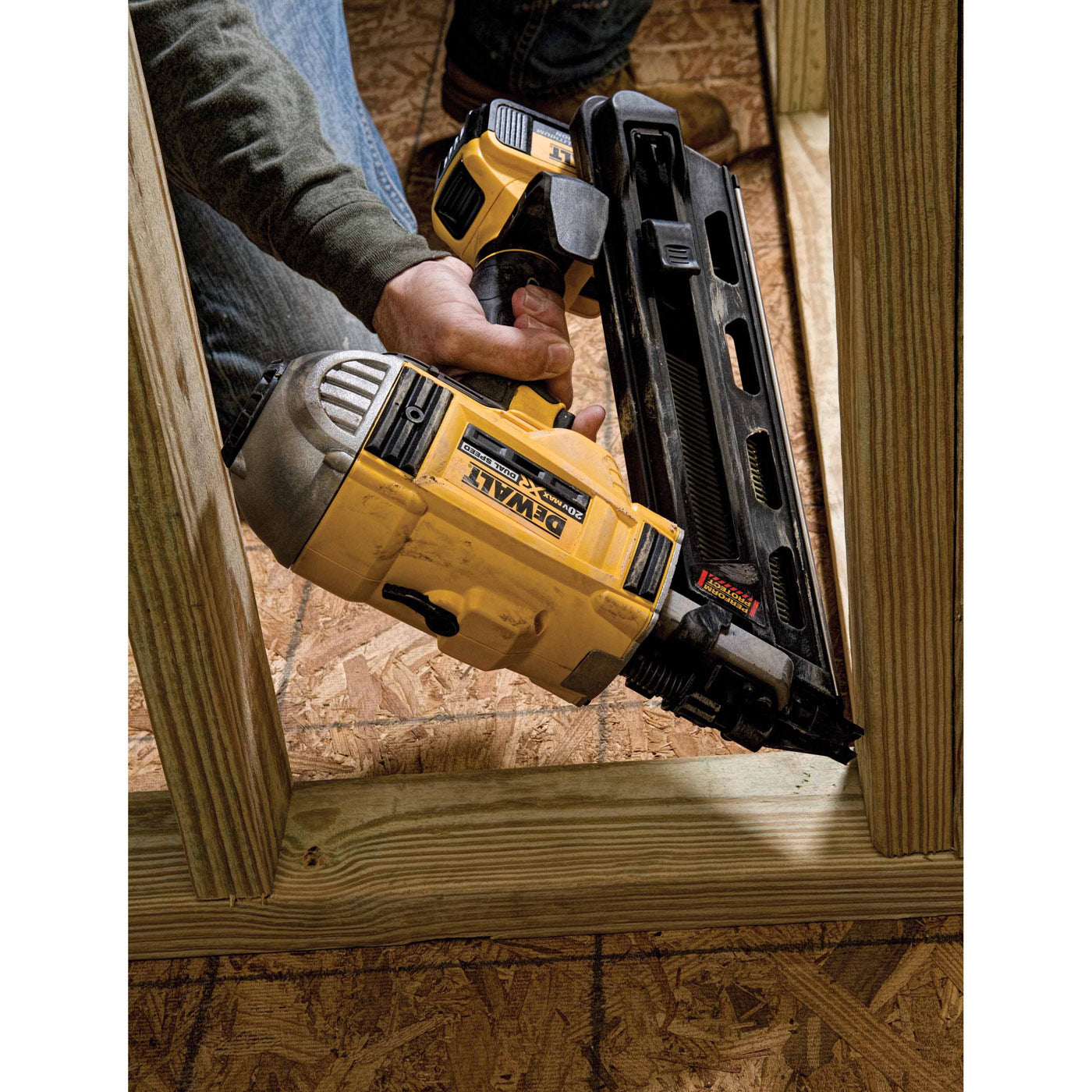 Dewalt 20v max xr brushless dual speed nailer sale