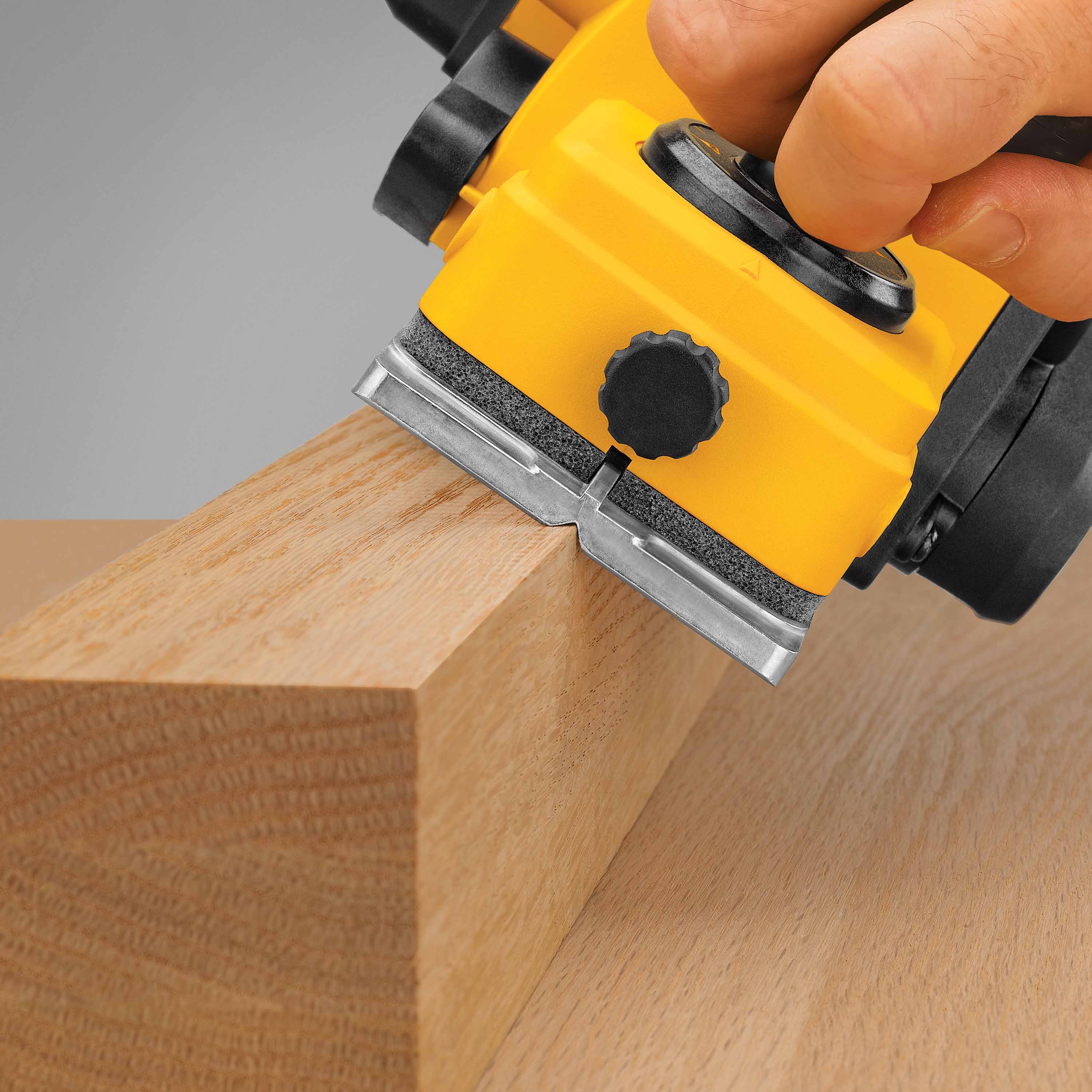 DeWalt D26676 Tradesman Hand Planer - 5