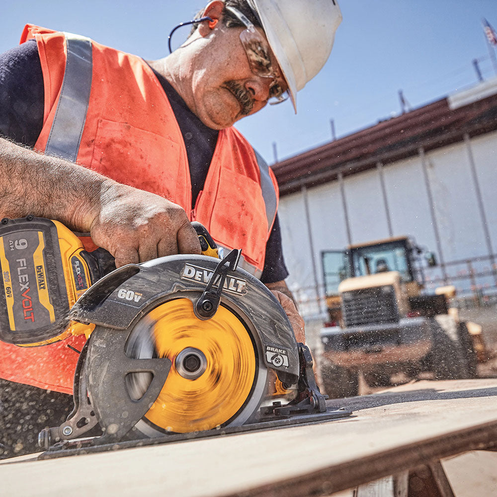 DeWalt DCS578B 60V Max 7-1/4 Brushless Circ Saw Bare - 3