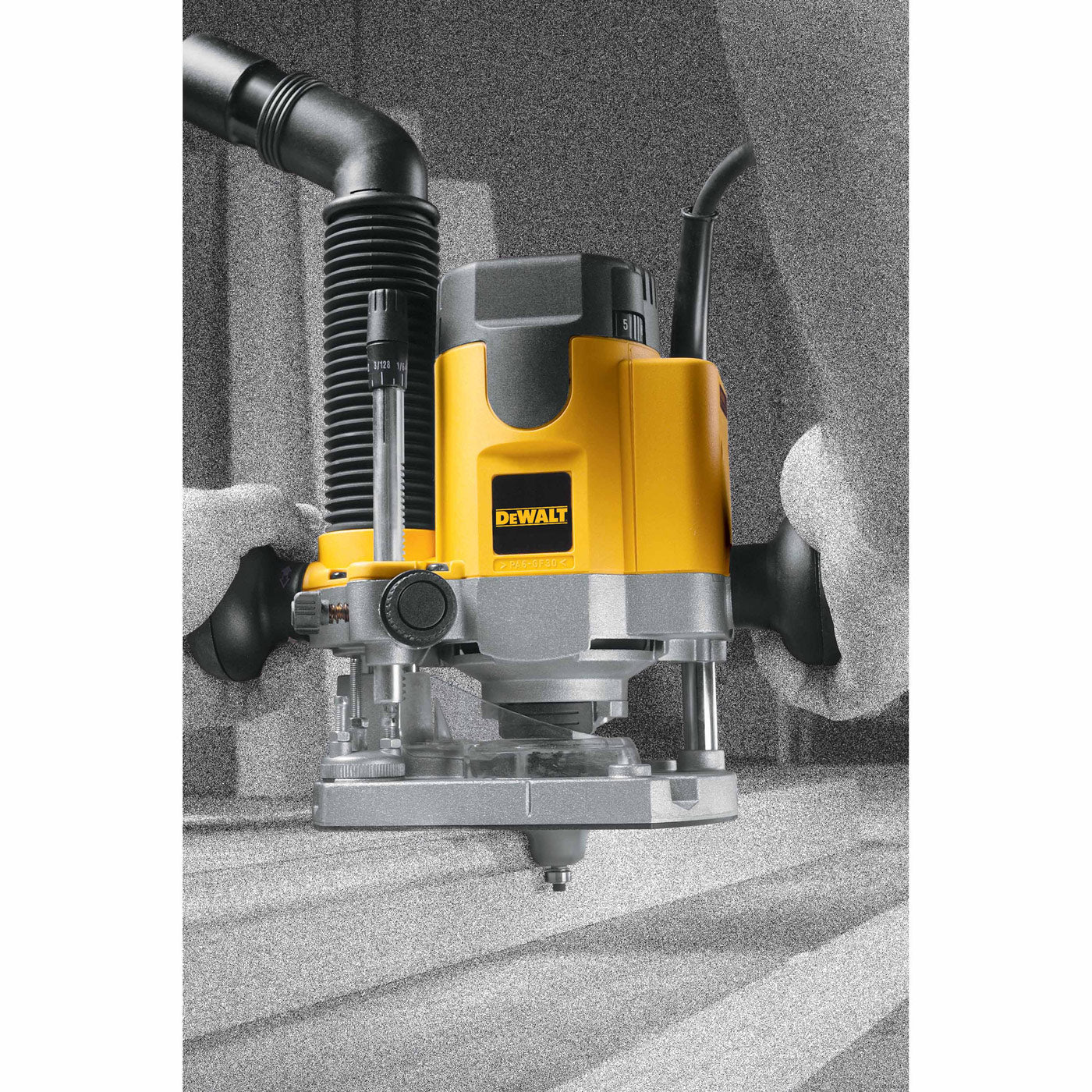 DeWalt DW621 Heavy-Duty 2 HP EVS Plunge Router - 3